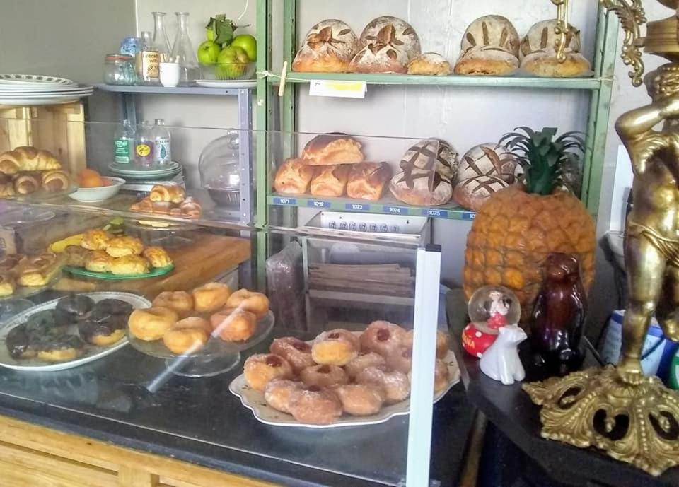 The Bear Bread Bakery B&B, Ensuite Rooms Above The Bakery, Colyton Exterior foto